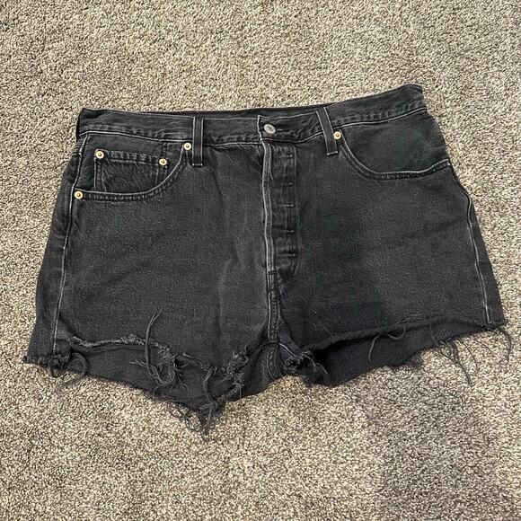 LEVI'S Women's 501 Original Fit High Rise Shorts Size 33 In Black - Picture 2 of 11